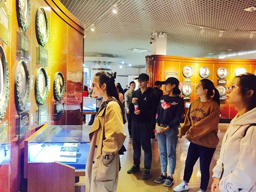 明日控股第六黨支部赴江西上饒開展紅色之旅學(xué)習(xí)活動(dòng)